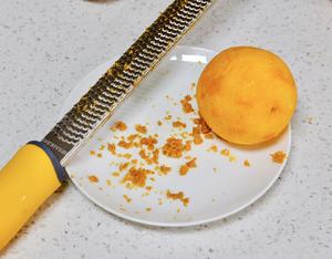 香橙卡仕达酱，可做奶盖、冰面包、泡芙馅儿的做法 步骤2