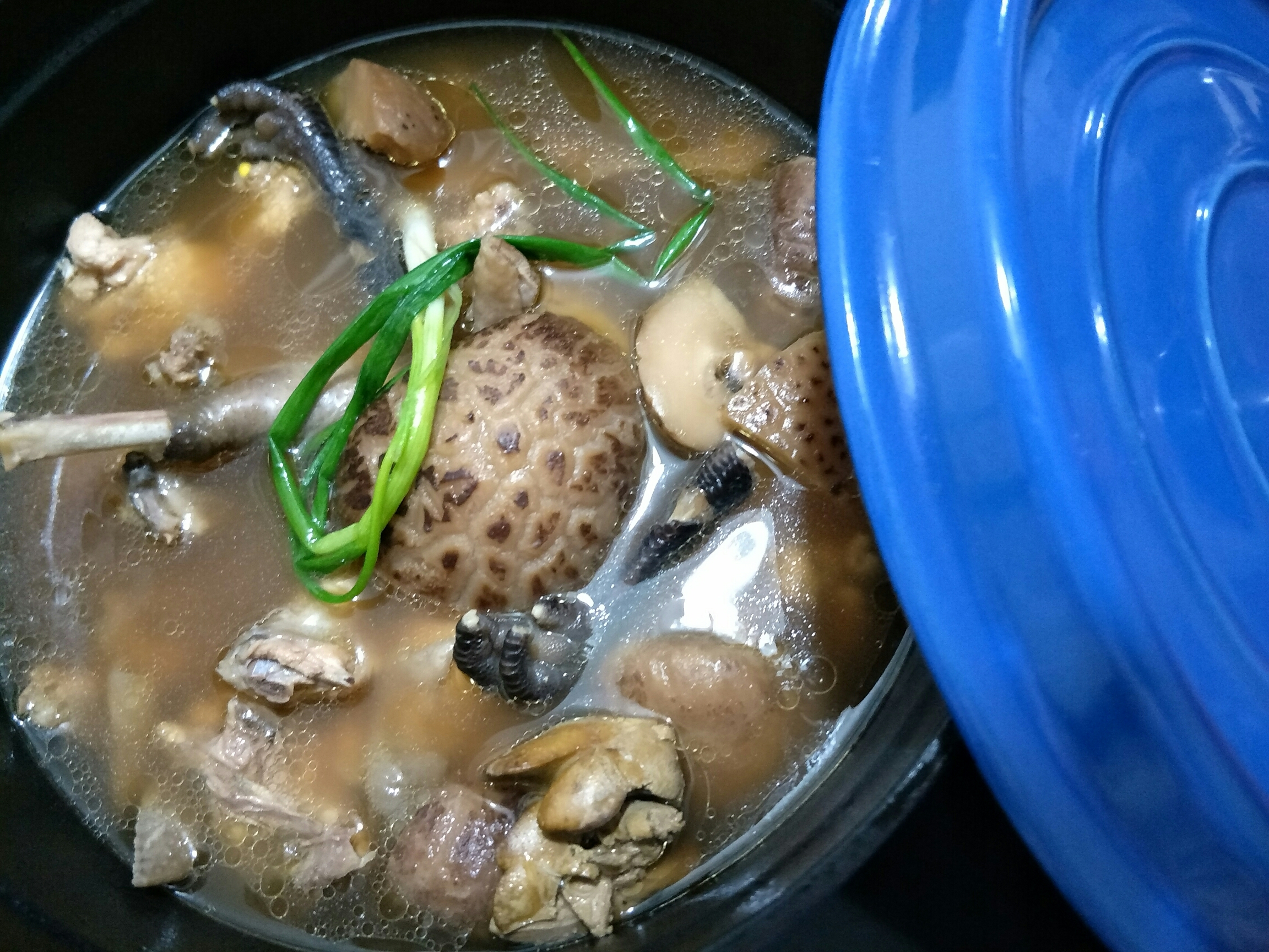 花菇煲鸡汤的做法