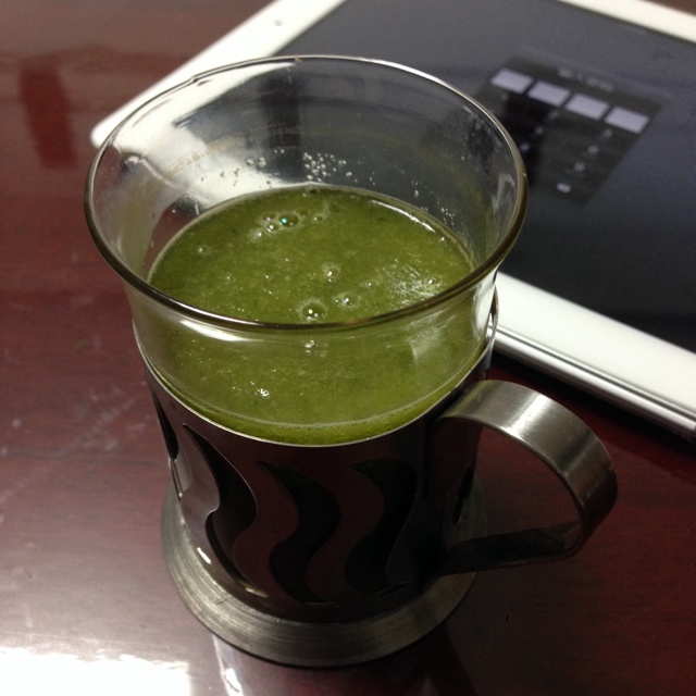 健康低热量鳄梨smoothie