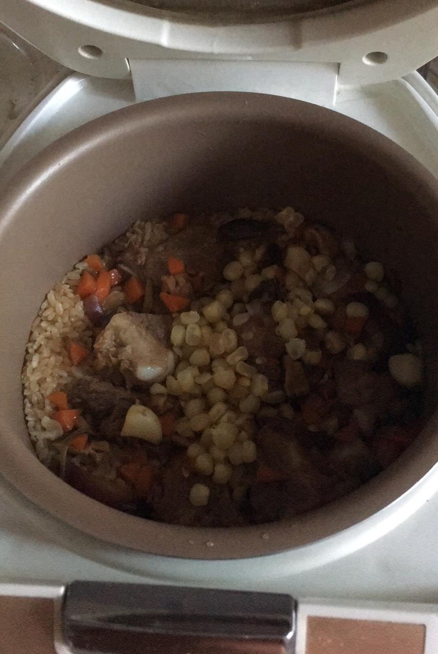 喷香排骨焖饭（爆好吃）