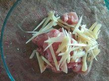 步骤图 电饭锅料理 清蒸麻油姜丝豚肉片的做法 电饭锅料理 清蒸麻油姜丝豚肉片的做法步骤 快手菜 下厨房