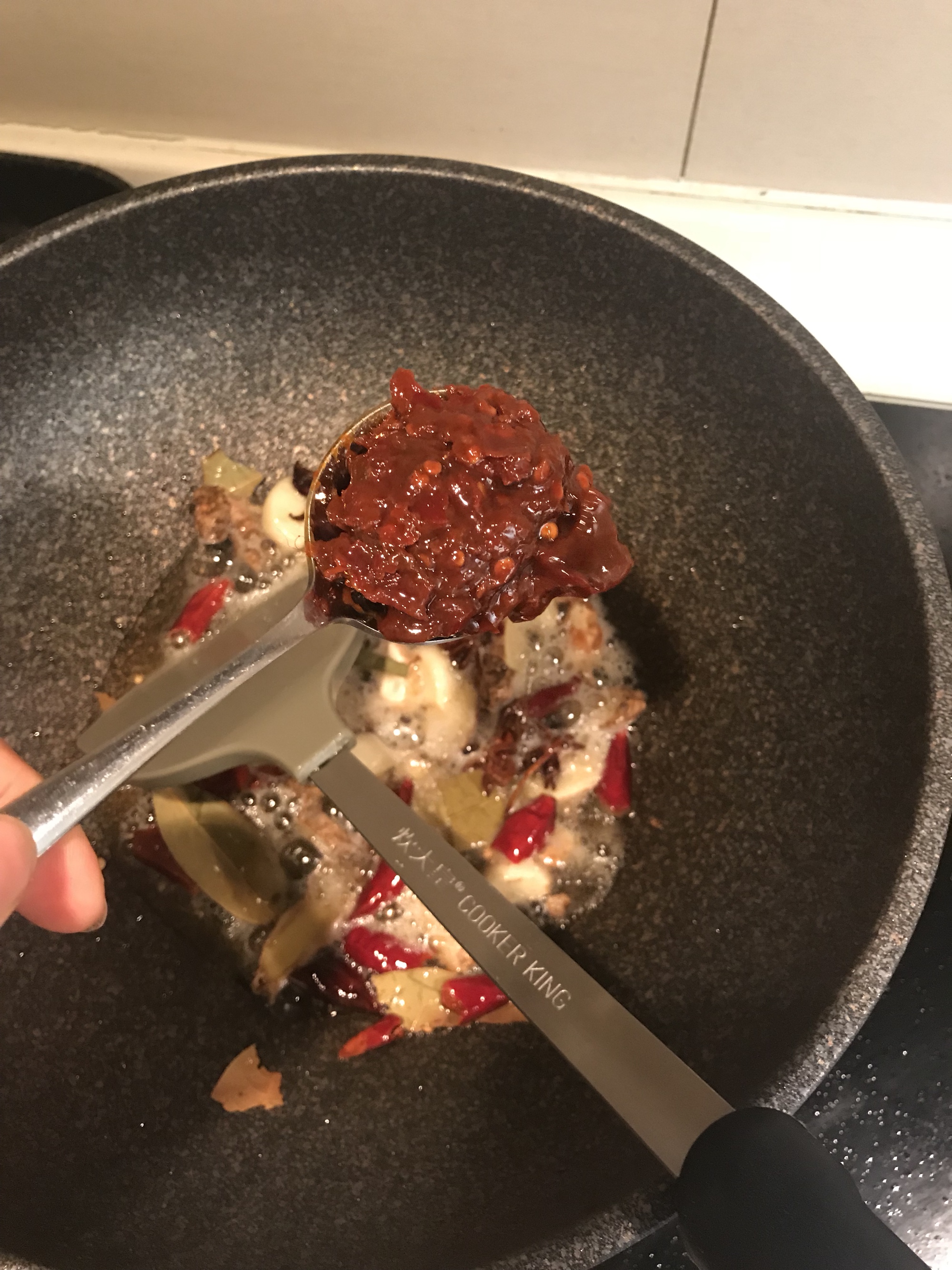 家常小菜 干豇豆烧肉（珐琅锅）的做法 步骤5