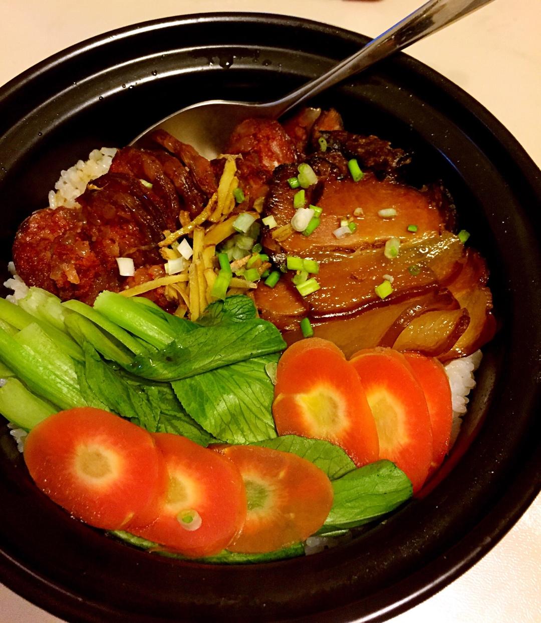 广式腊味煲仔饭