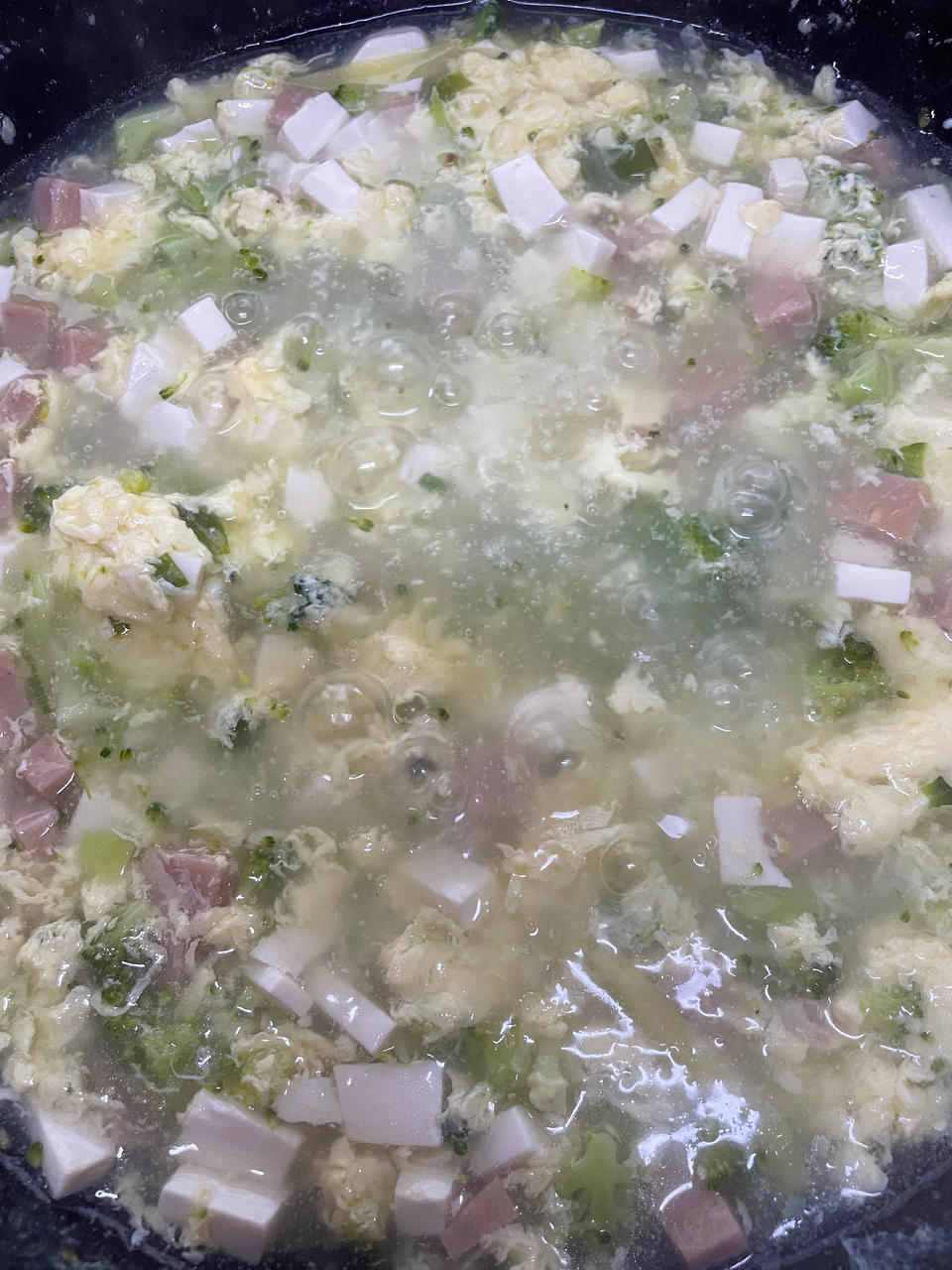 西蓝花豆腐汤🥦味道鲜美，好喝到哭❗