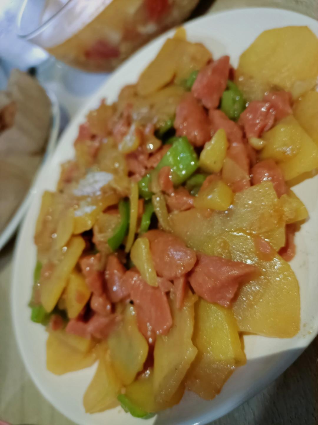土豆片炒火腿肠