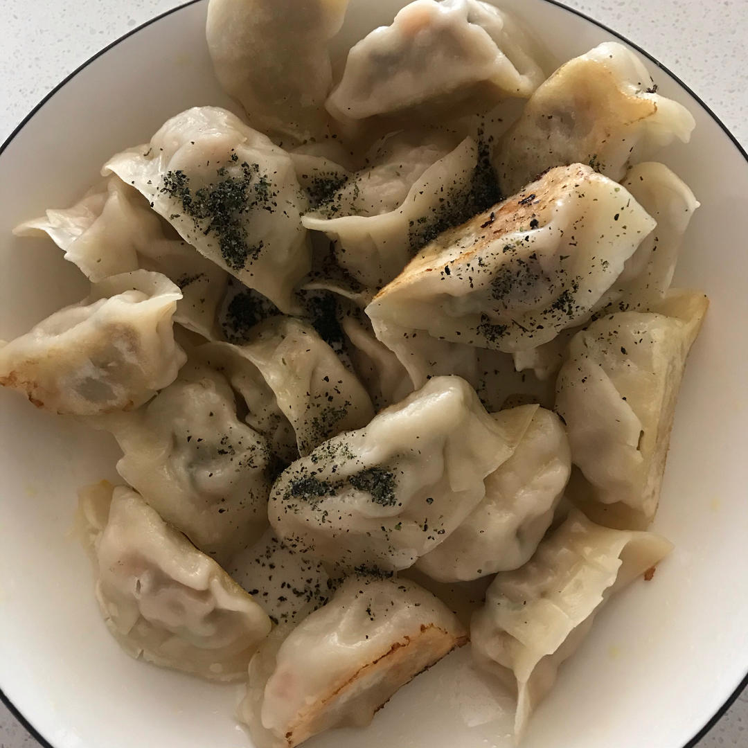 速冻水饺吃腻了吗~变锅贴吧(๑´ڡ`๑)