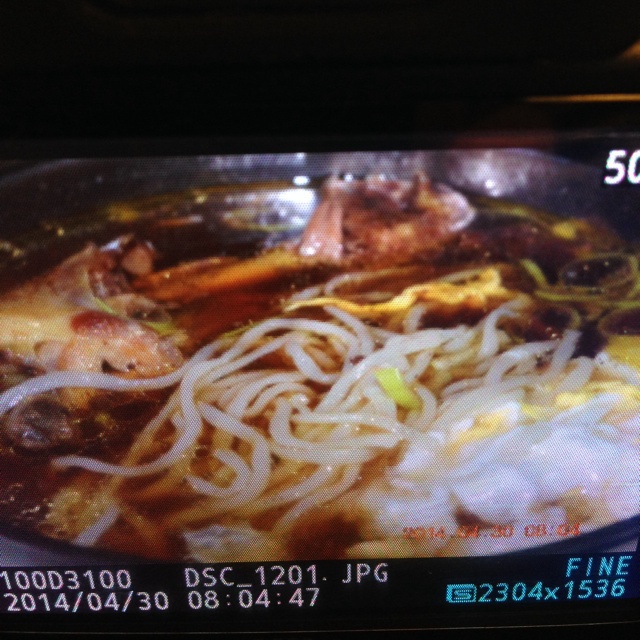 牛骨头汤鸡腿鸡蛋面