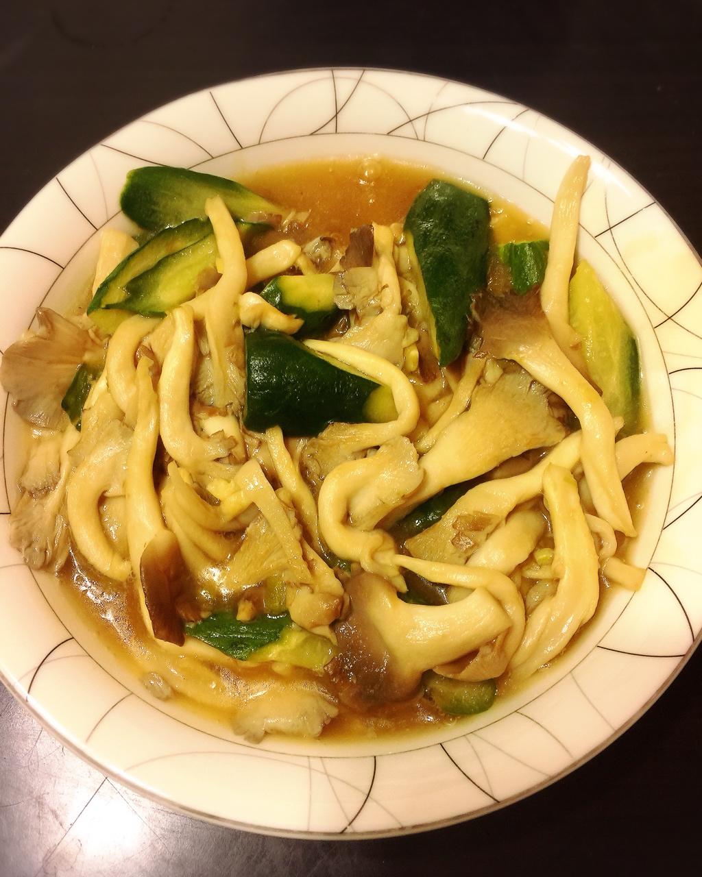 炒平菇黄瓜