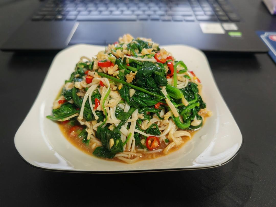 菠菜拌金针菇