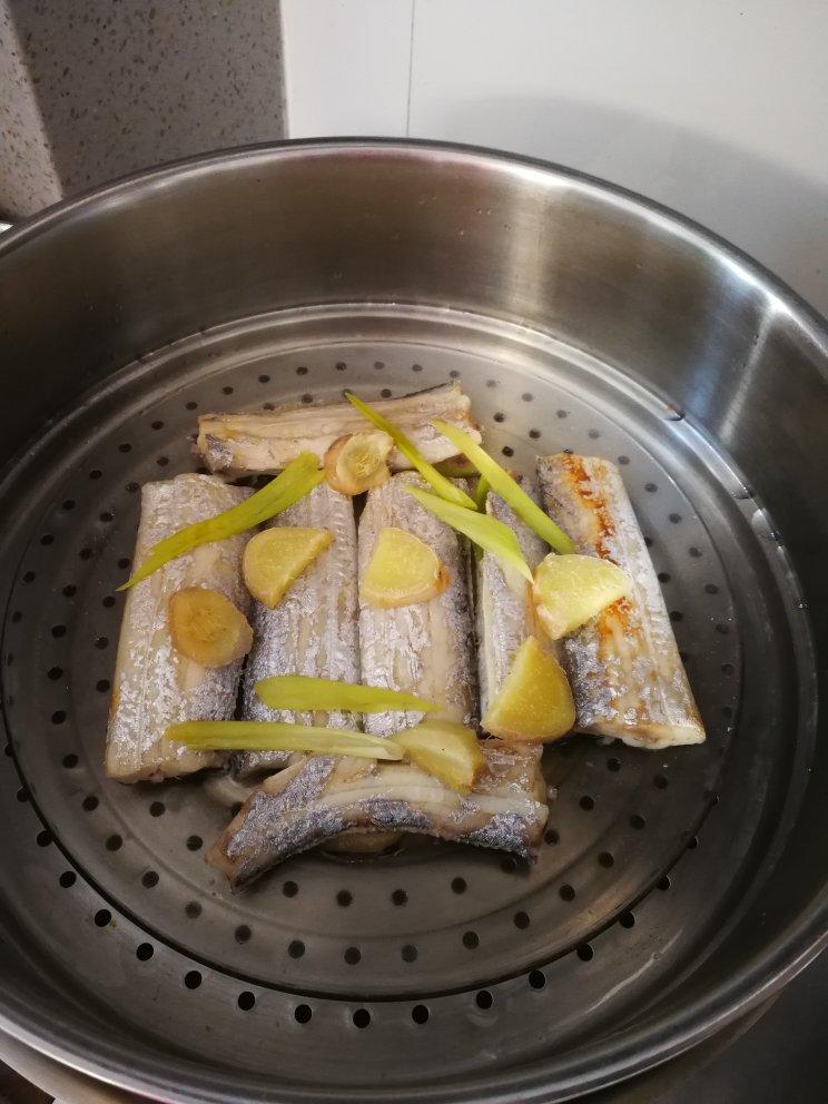 清蒸带鱼❗️检验带鱼是否新鲜的不二法门✌