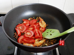 【添喜的厨房】蕃茄火腿虾干米线的做法 步骤6