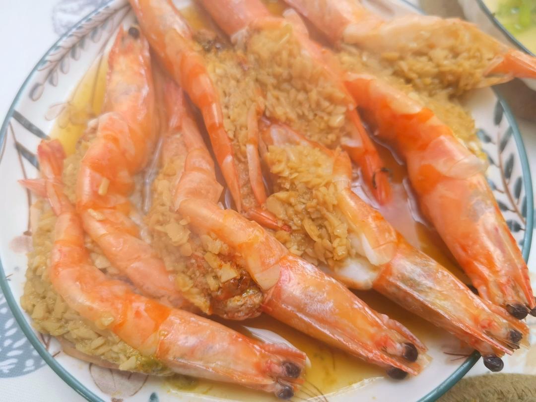 超简单又美味的蒜蓉蒸黑虎虾