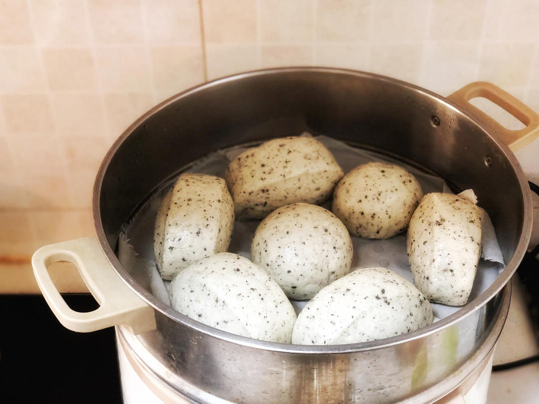 黑芝麻馒头  宝宝健康食谱
