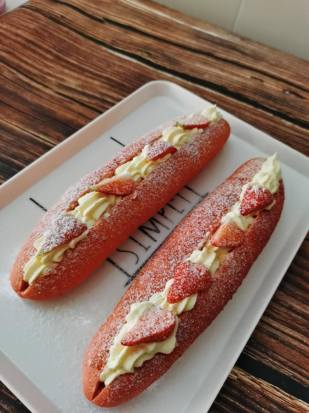 草莓🍓奥利奥魔法棒面包