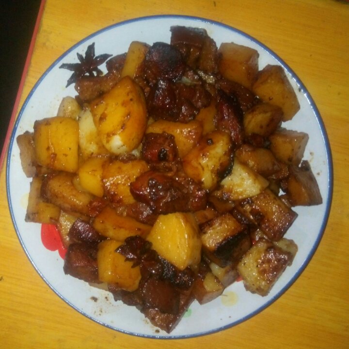 土豆红烧肉