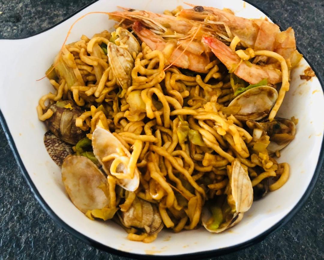 zv寳呗做的海鲜焖面
