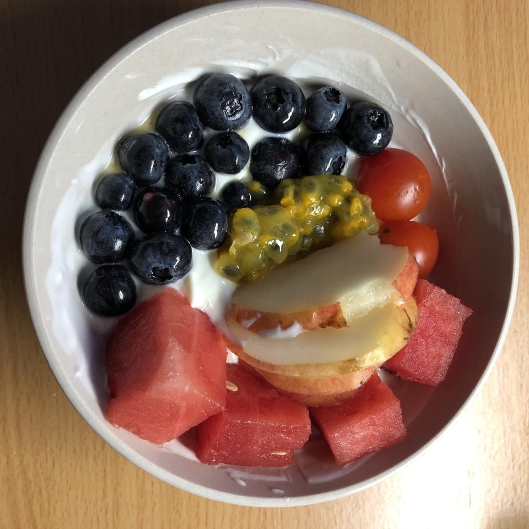 蓝莓燕麦酸奶