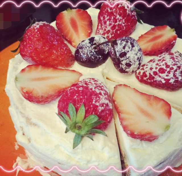 时下流行的鲜奶油戚风裸蛋糕