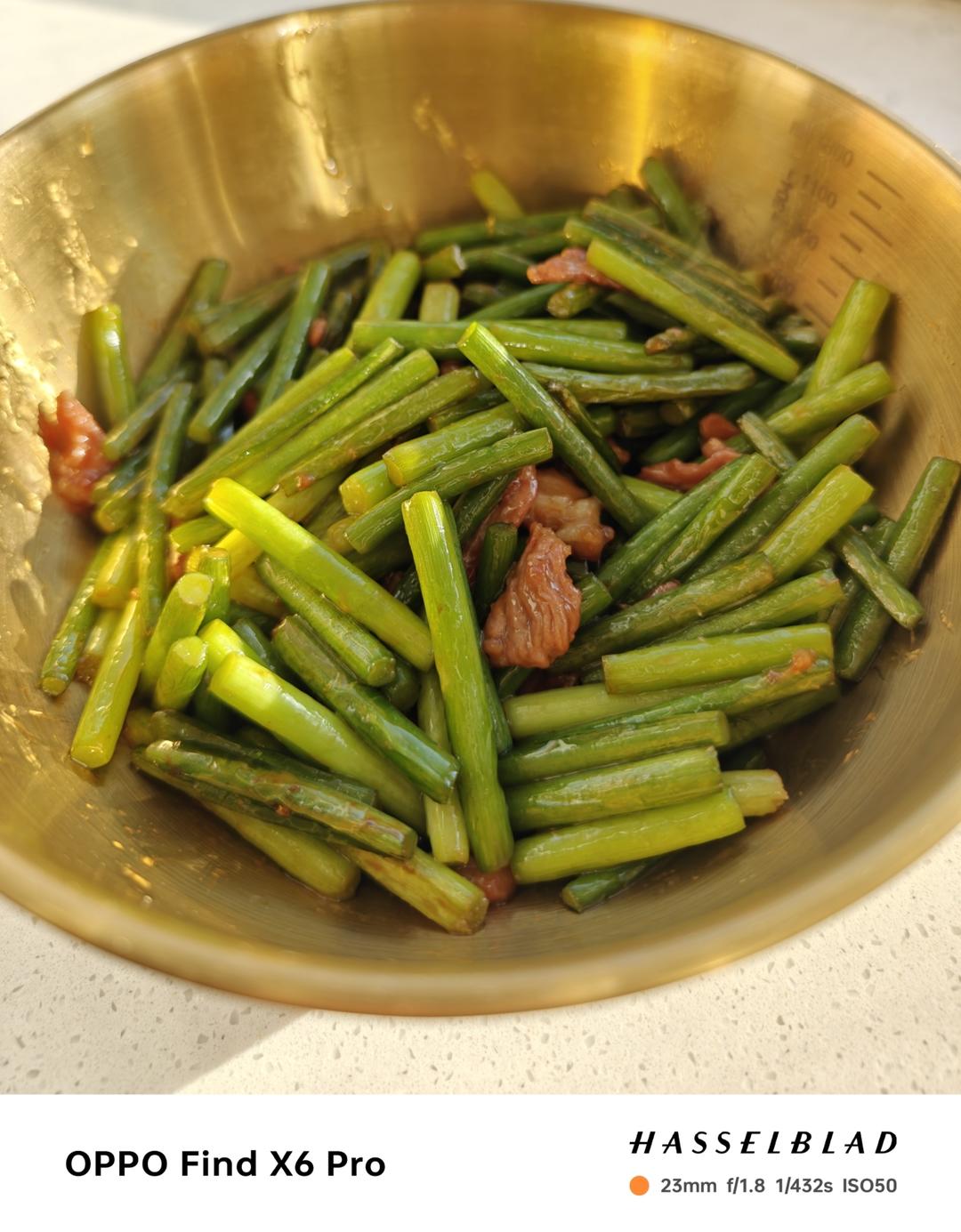 简单易做的下饭菜－蒜苔炒肉