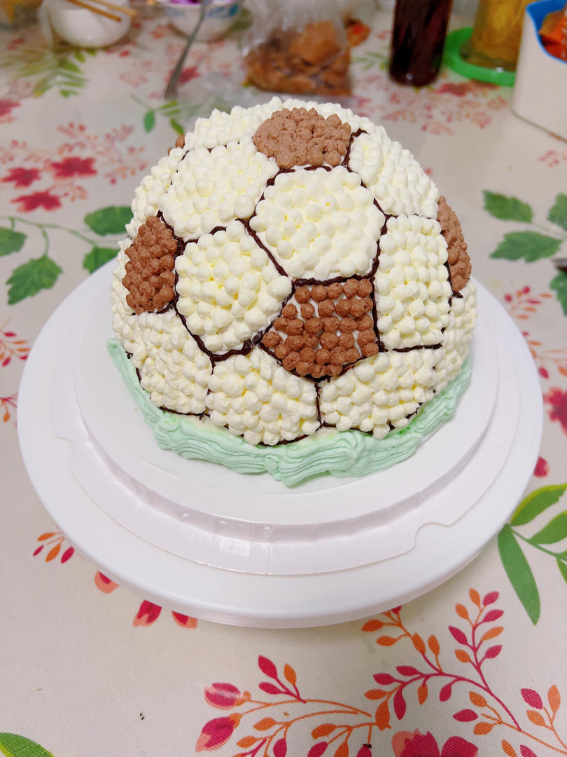 足球蛋糕格子是咋样练成滴