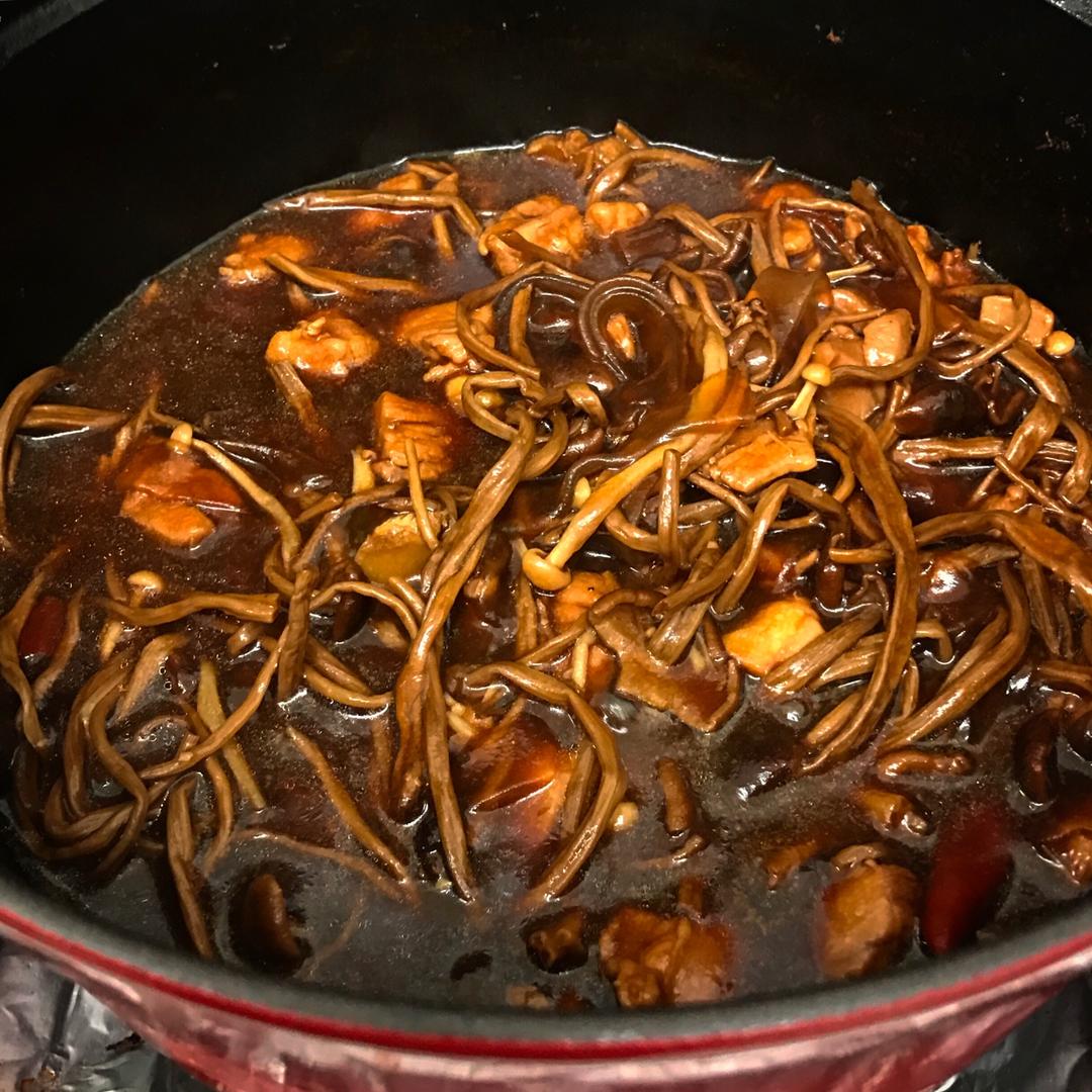 小鸡炖蘑菇