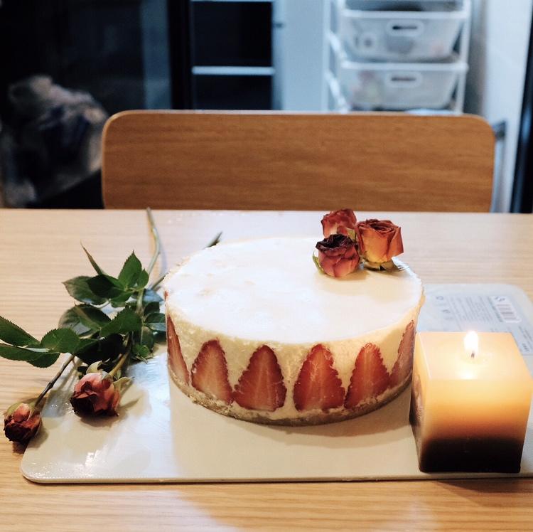 法式草莓慕斯蛋糕