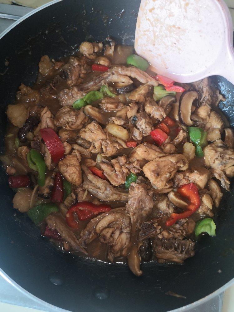 好吃到原地爆炸的黄焖鸡