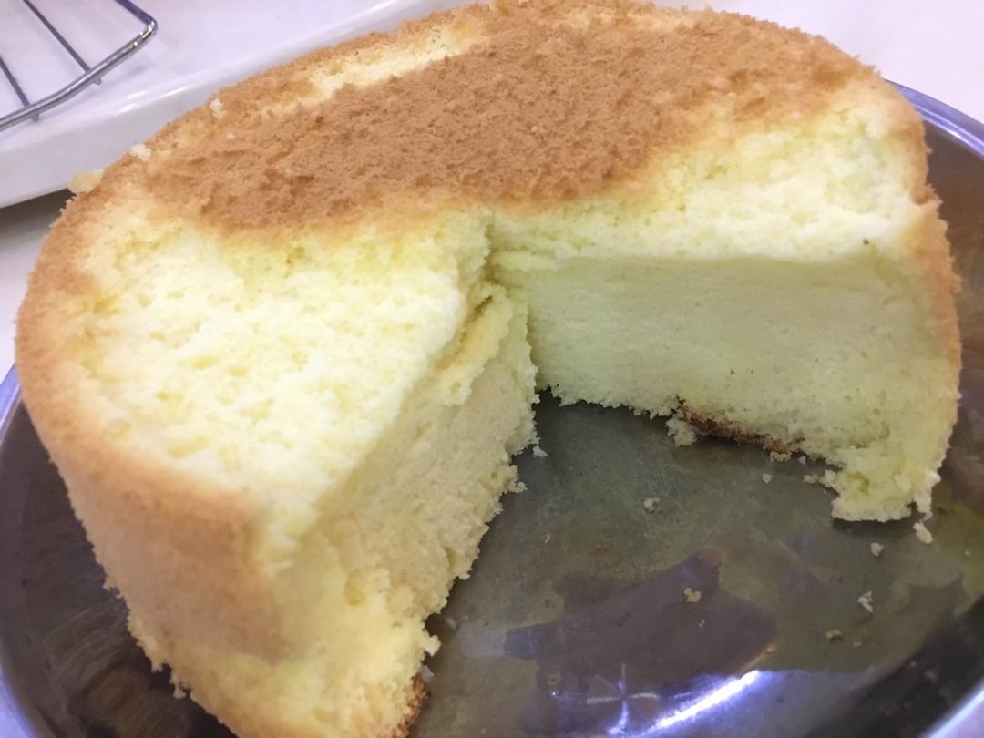 超简单完美戚风蛋糕（6寸2蛋）附打发、翻拌、脱模视频