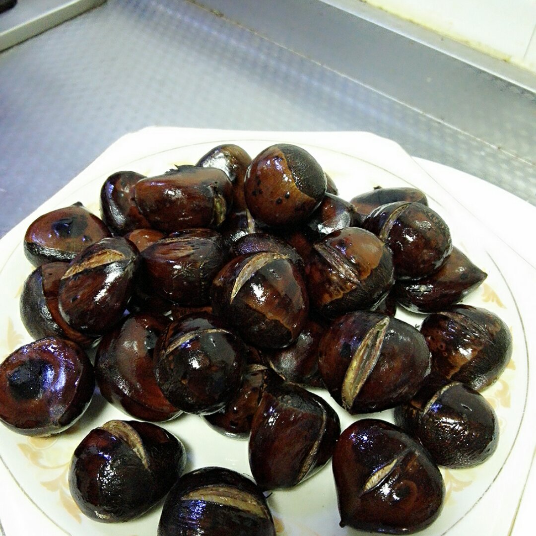 慵懒美丽的栗子