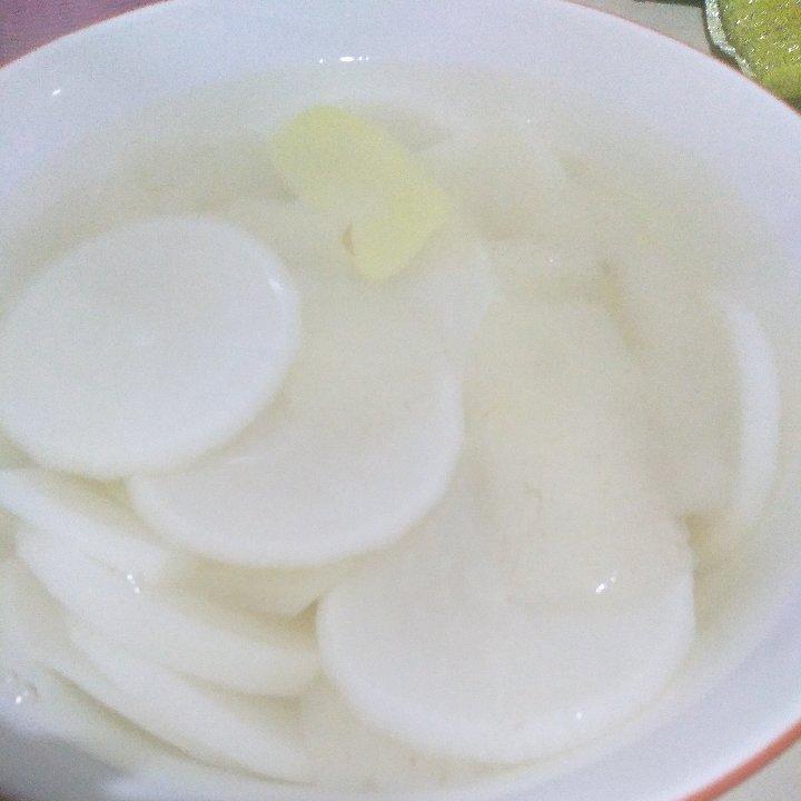 润肺止咳的白萝卜白梨生姜饮