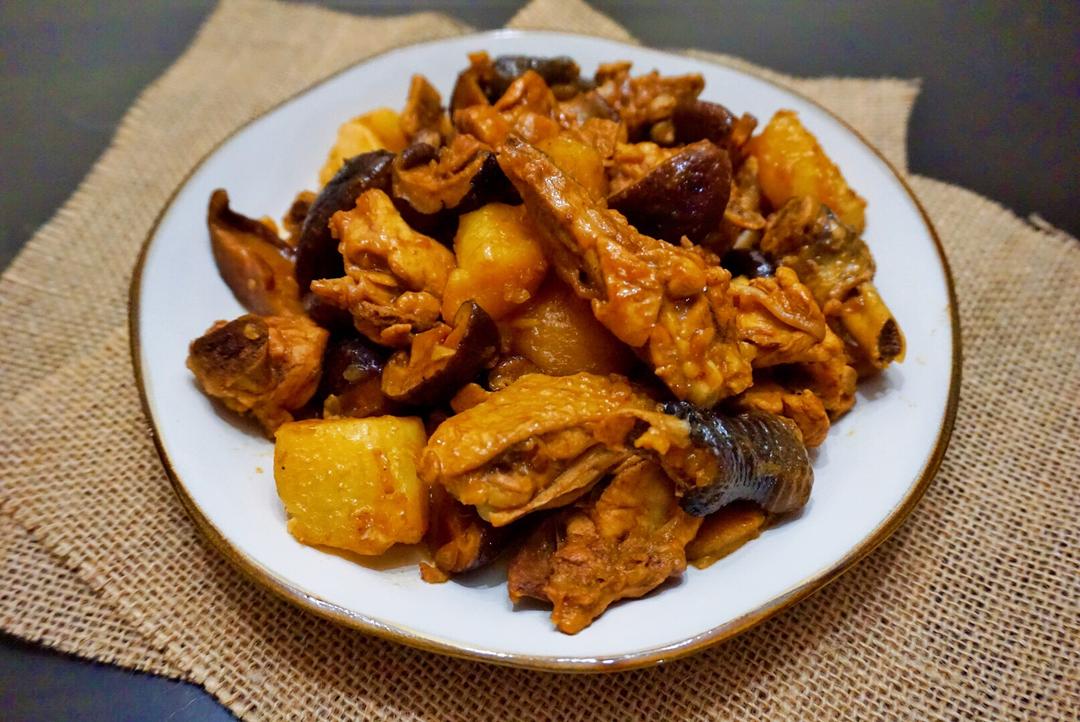 香菇土豆烧鸡的做法