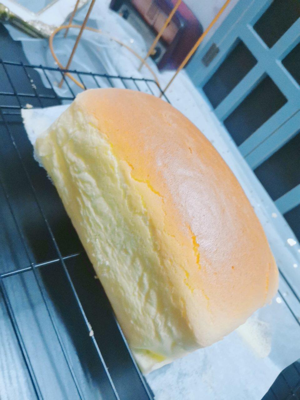 堪比柯基屁股
爆浆芝士🧀古早蛋糕