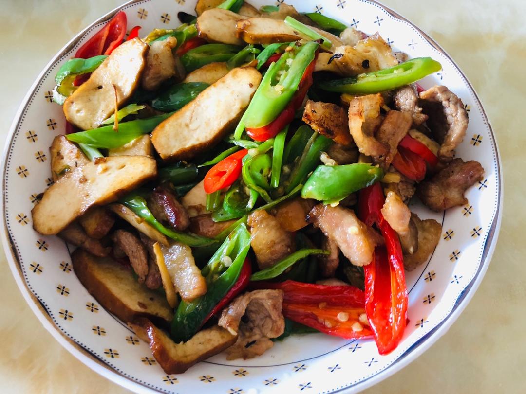 不一样的川味--豆干回锅肉