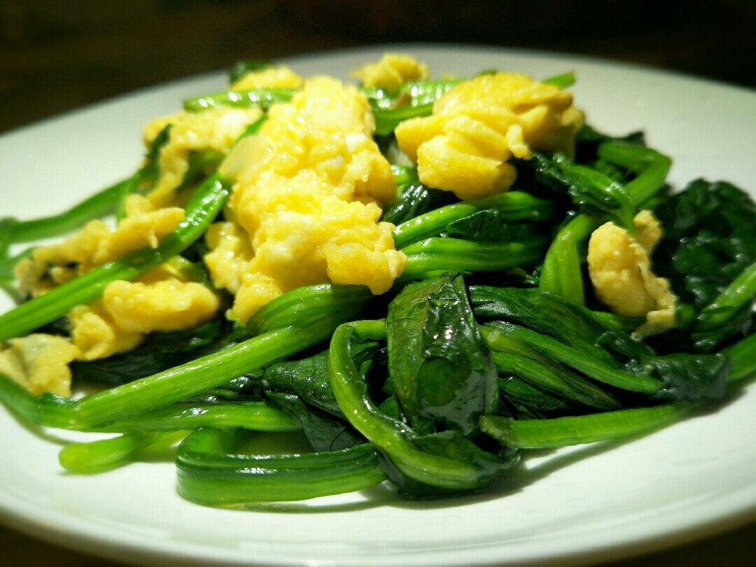 菠菜炒鸡蛋