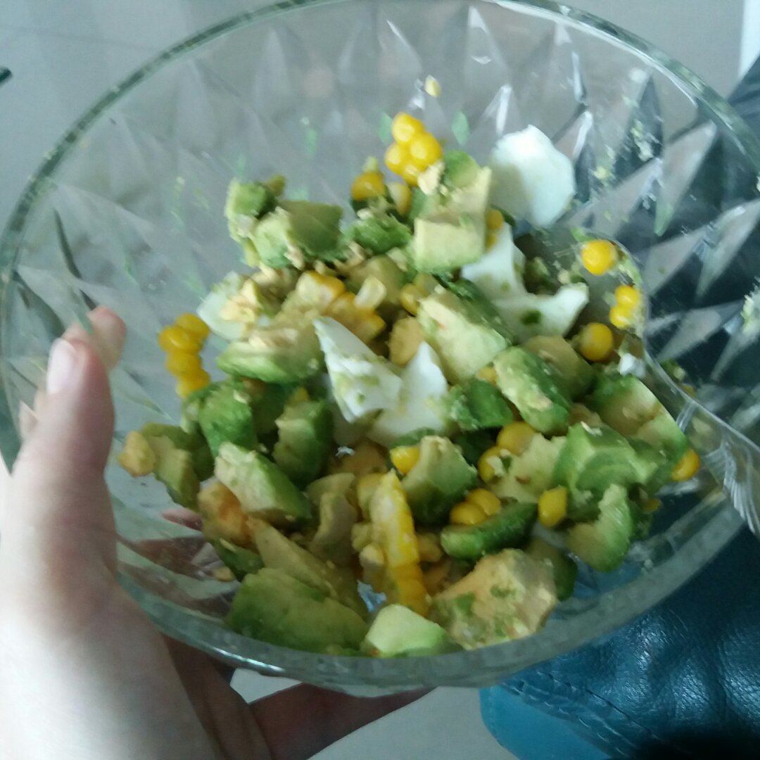 早餐之牛油果鸡蛋沙拉