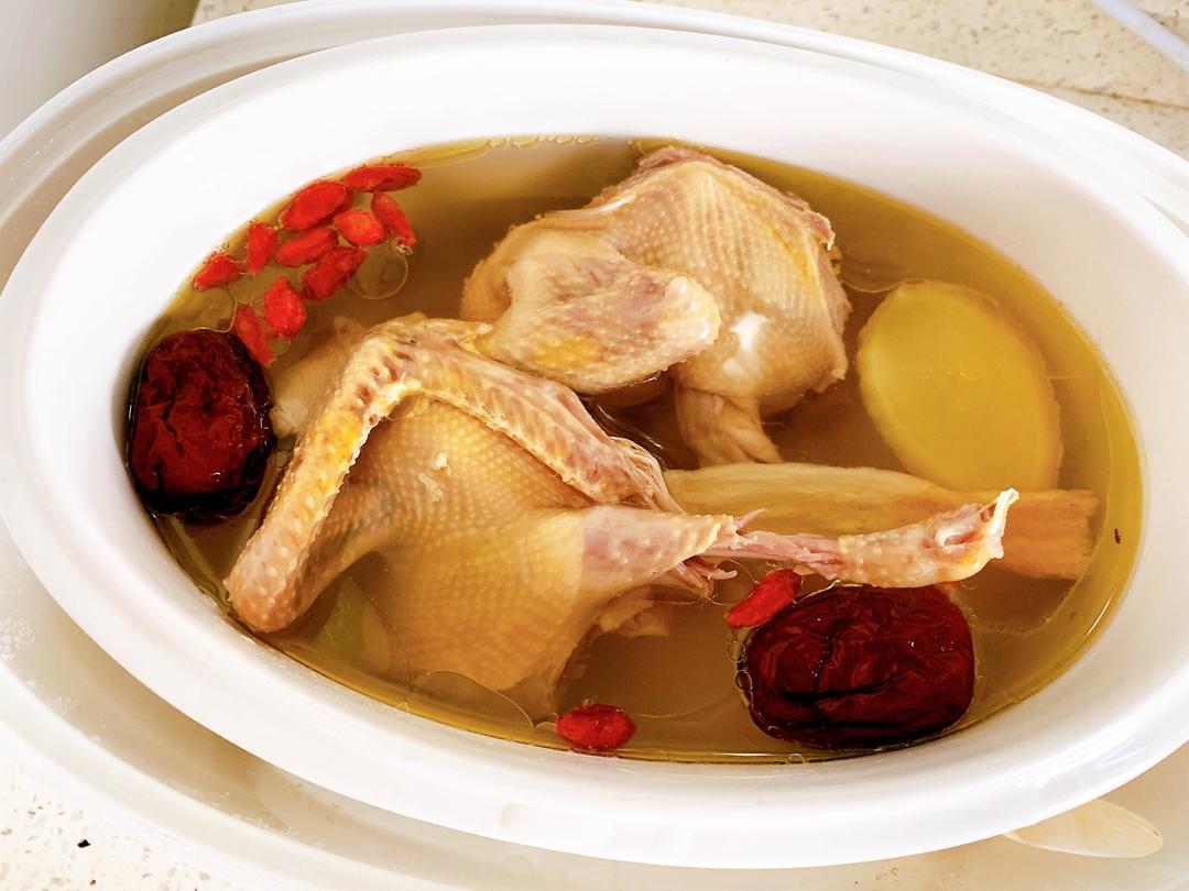 红枣枸杞乳鸽汤