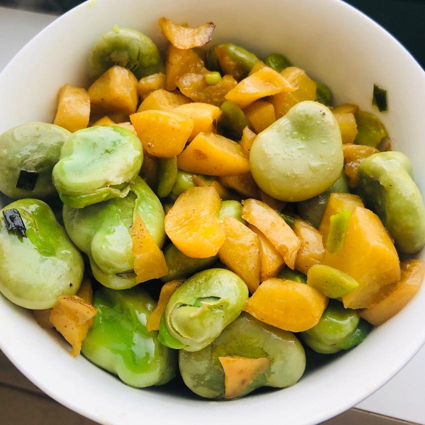 zoexu做的蚕豆炒萝卜干