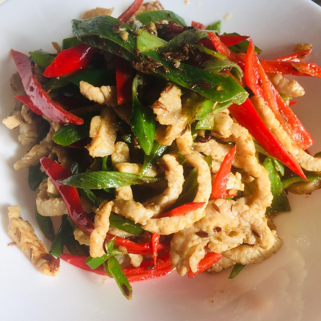 孜然尖椒炒肉丝的做法
