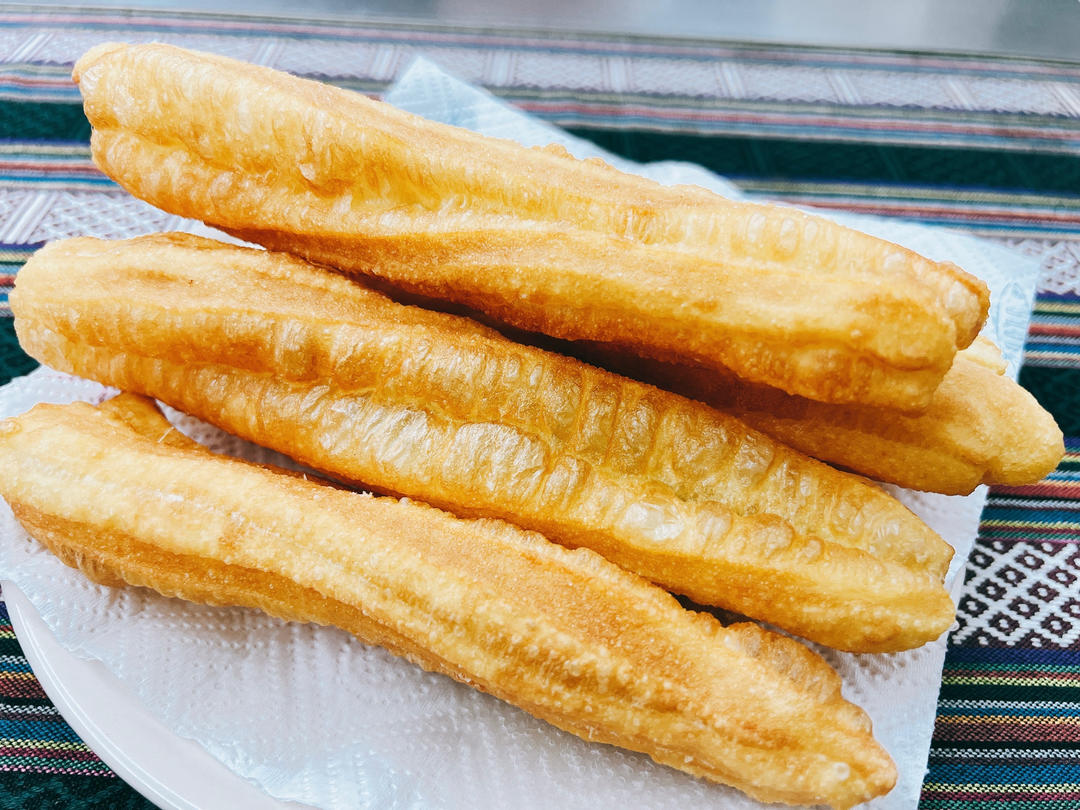 蓬松酥脆，个个空心[最完美的炸油条]