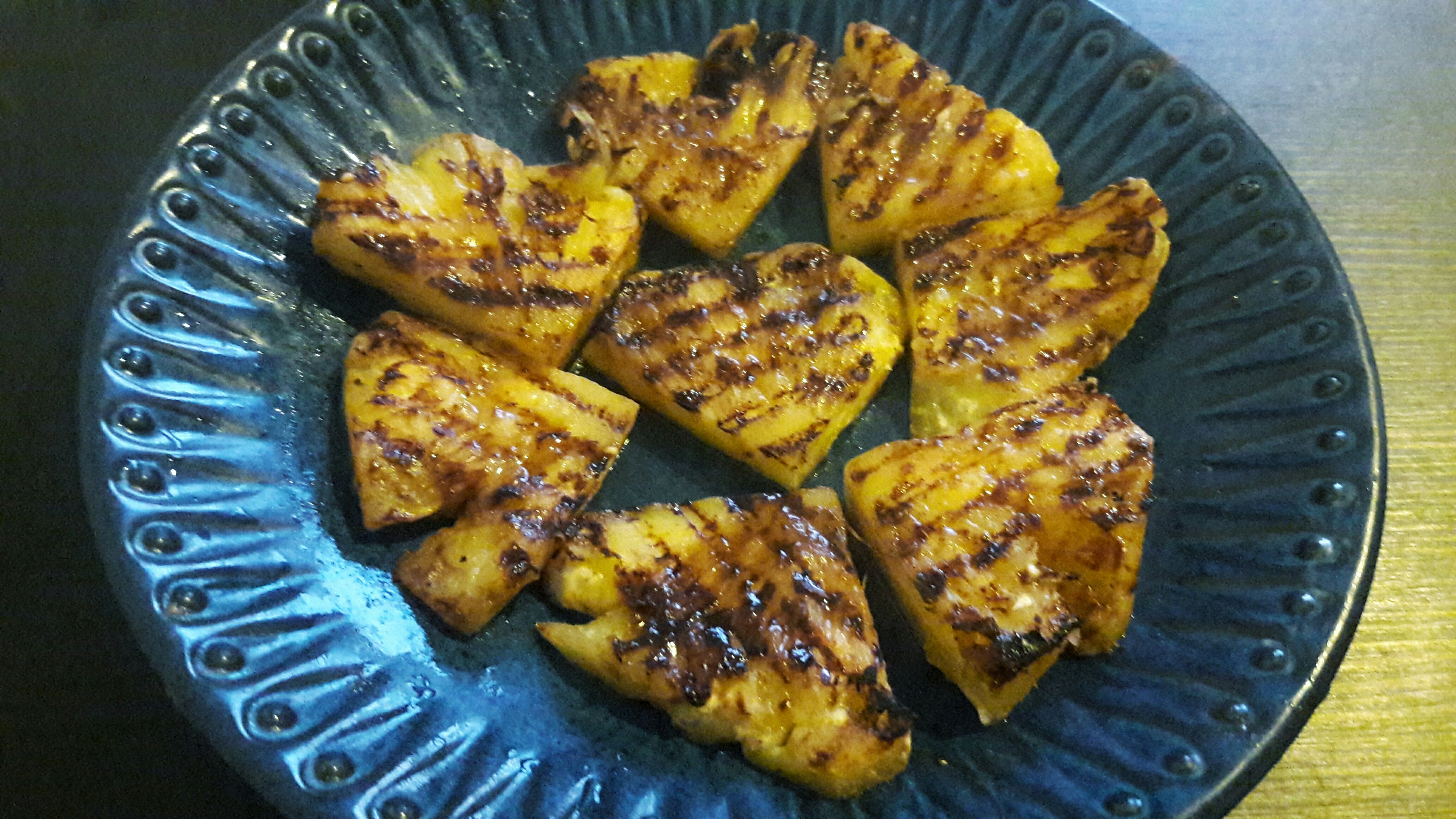 巴西烤肉餐厅的肉桂蜂蜜烤菠萝
