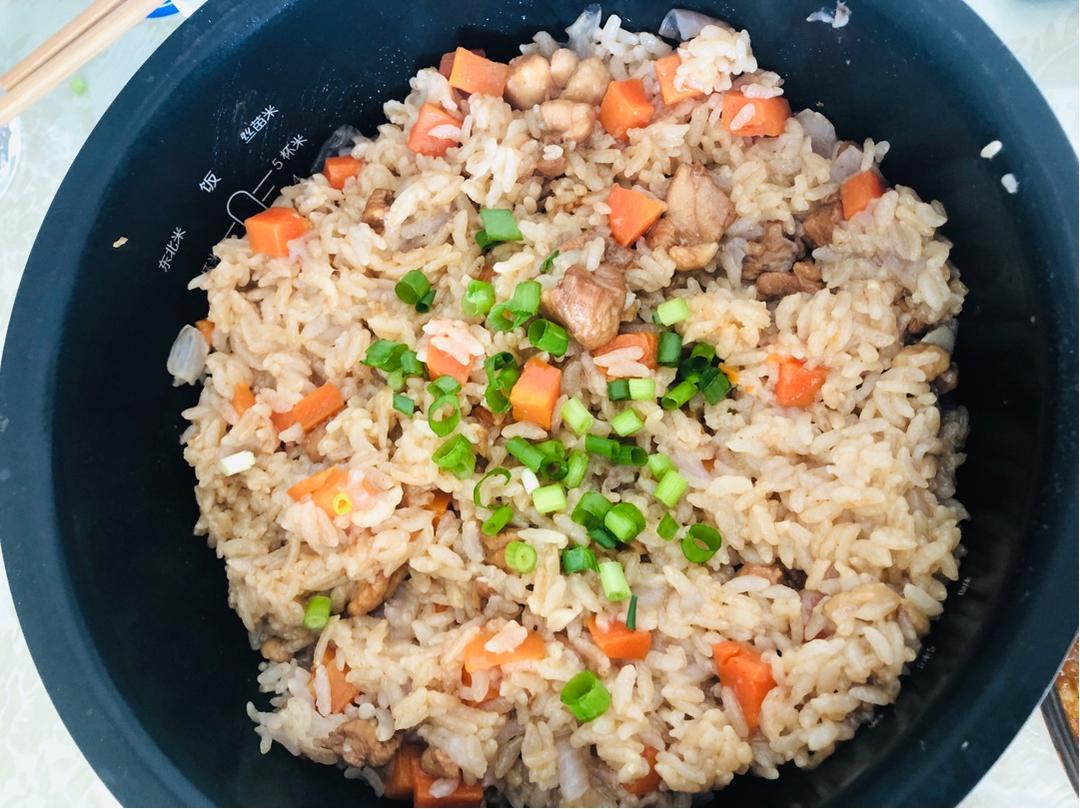 胡萝卜鸡腿焖饭