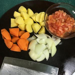 番茄土豆焖牛腩 （下饭利器 香嫩又多汁）的做法 步骤6