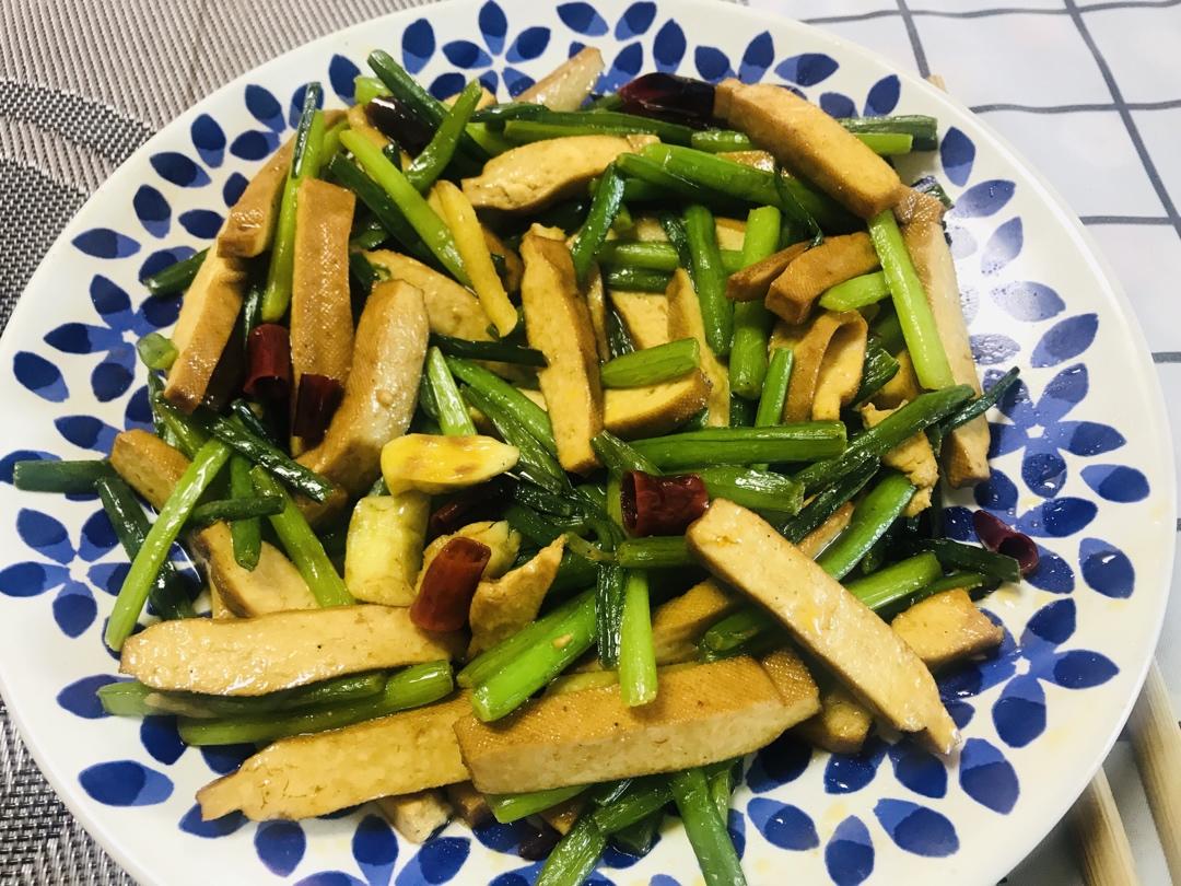 韭菜苔炒香干