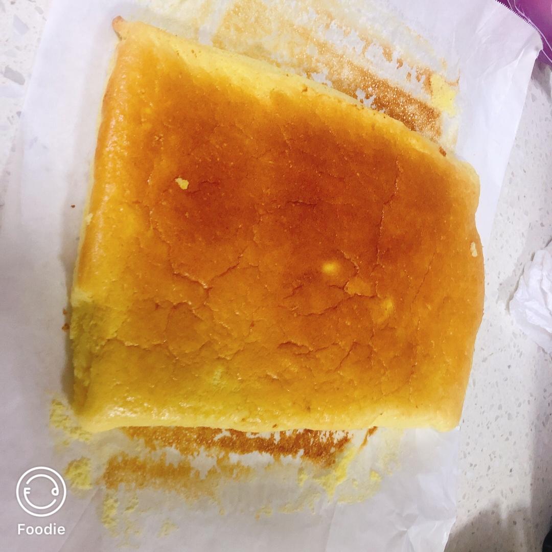 六寸活底戚风蛋糕