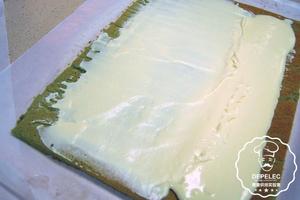 德普烤箱食谱——抹茶天使蛋糕卷的做法 步骤9