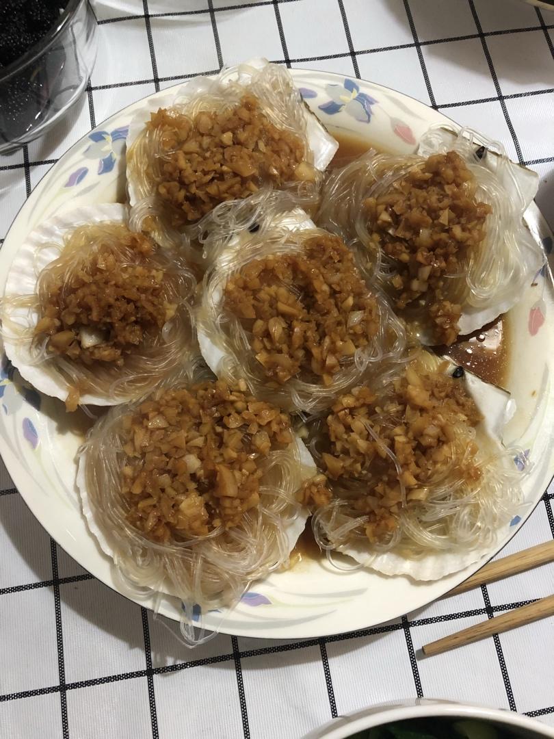 蒜蓉粉丝蒸扇贝（清晰图片步骤讲解）