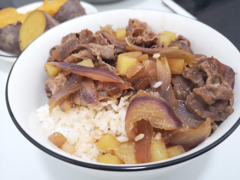 好吃到舔碗底的土豆肥牛拌饭