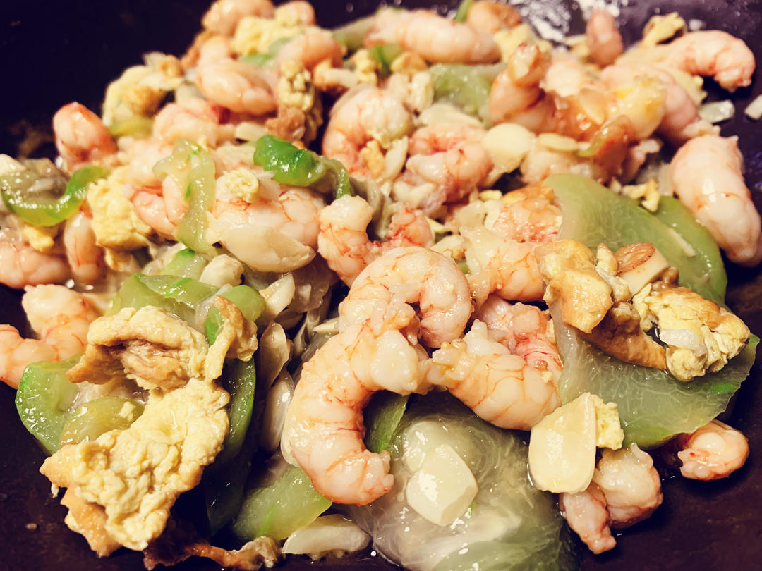 晶莹剔透的丝瓜炒虾仁