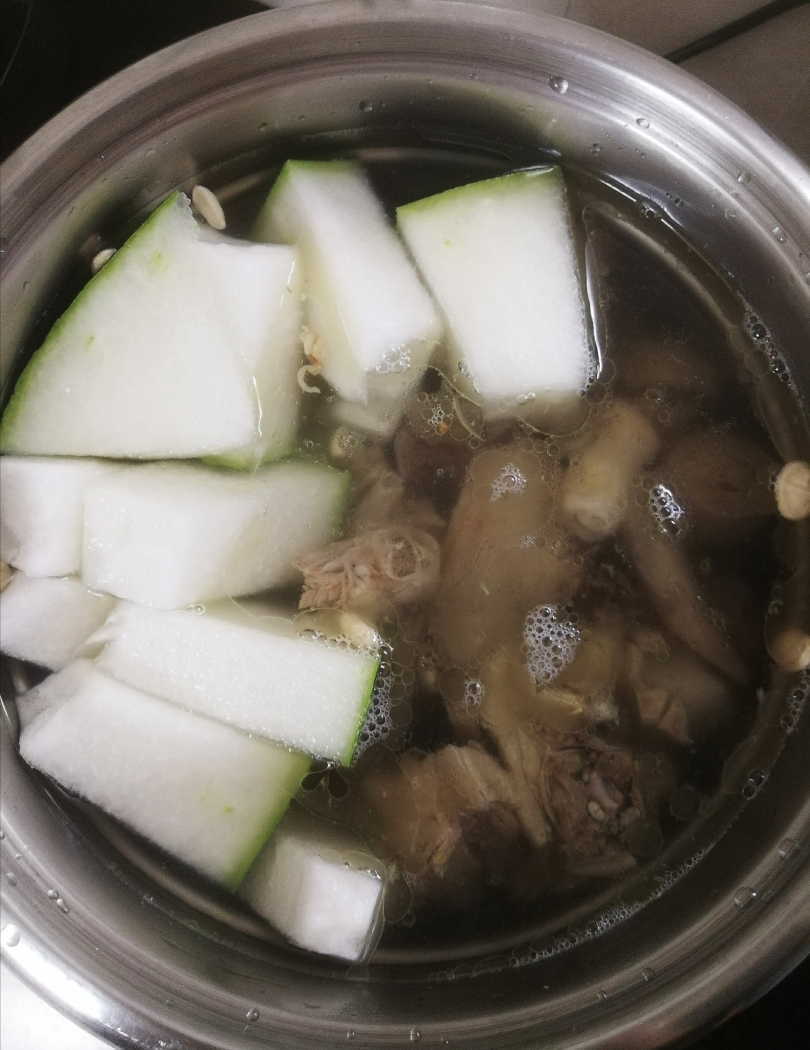冬瓜薏米水鸭汤的做法 步骤4