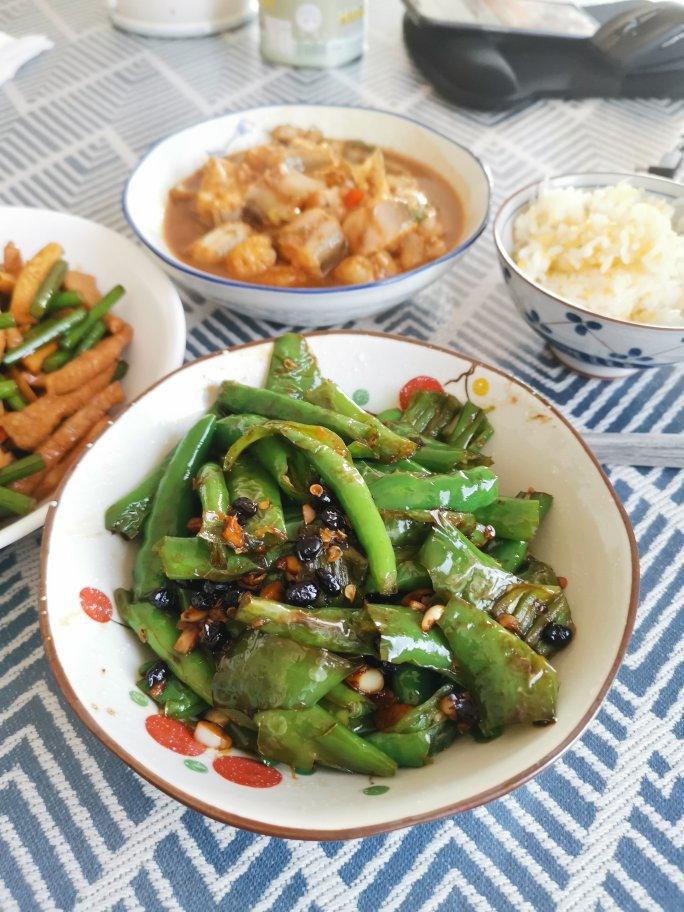 超级下饭开胃的豆豉煸辣椒